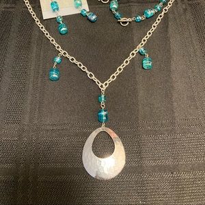 Three piece jewelry set